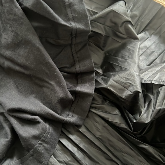 NWT Adidas Pleated MIDI Skirt Black.  Size M - Picture 12 of 13